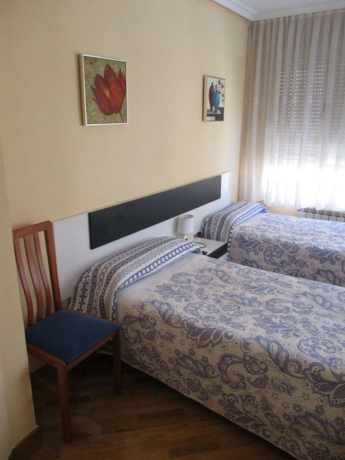 Hostal Becares Palencia Extérieur photo