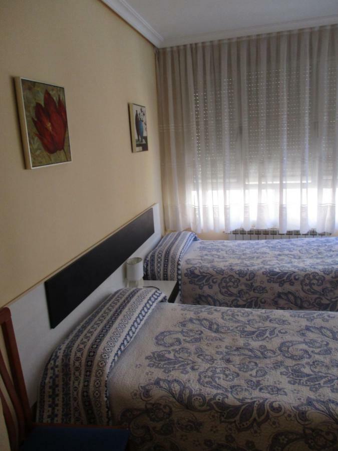 Hostal Becares Palencia Extérieur photo